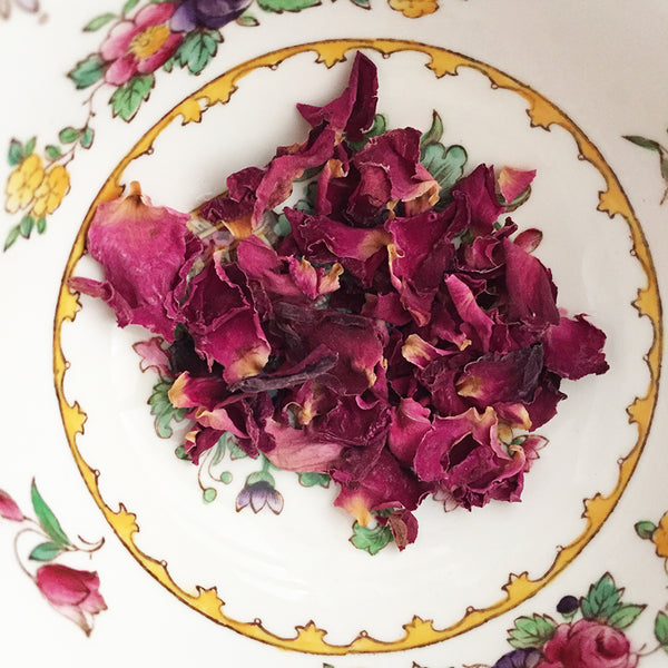 tea in the rose garden - pure rose tisane
